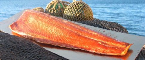 9622 - Varmrökt laxfilé, m.skinn ASC